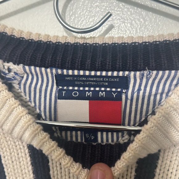 Vintage Tommy sweater - Picture 3 of 5